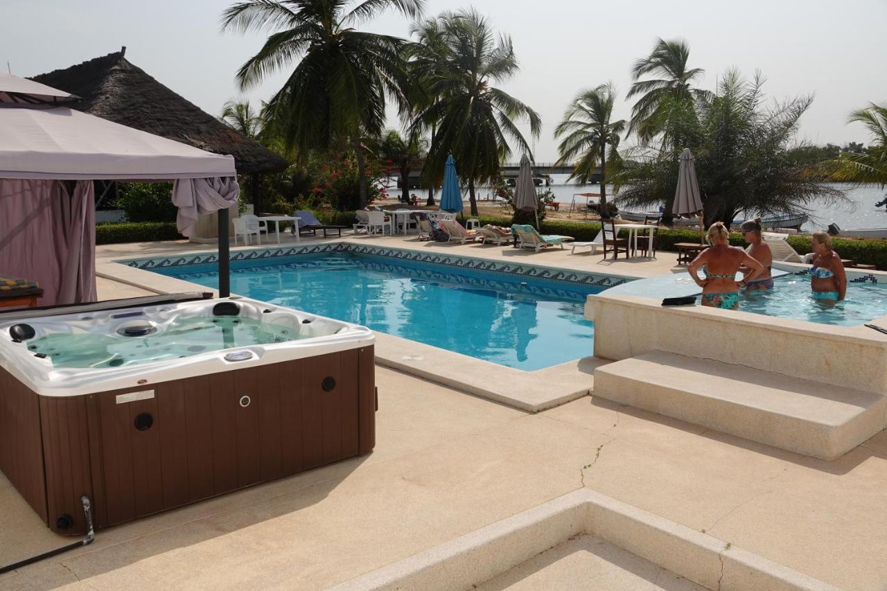 Hôtel Katakalousse Yembakana Exterior foto