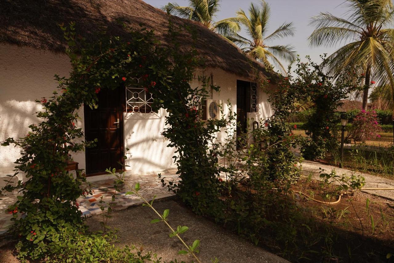 Hôtel Katakalousse Yembakana Exterior foto