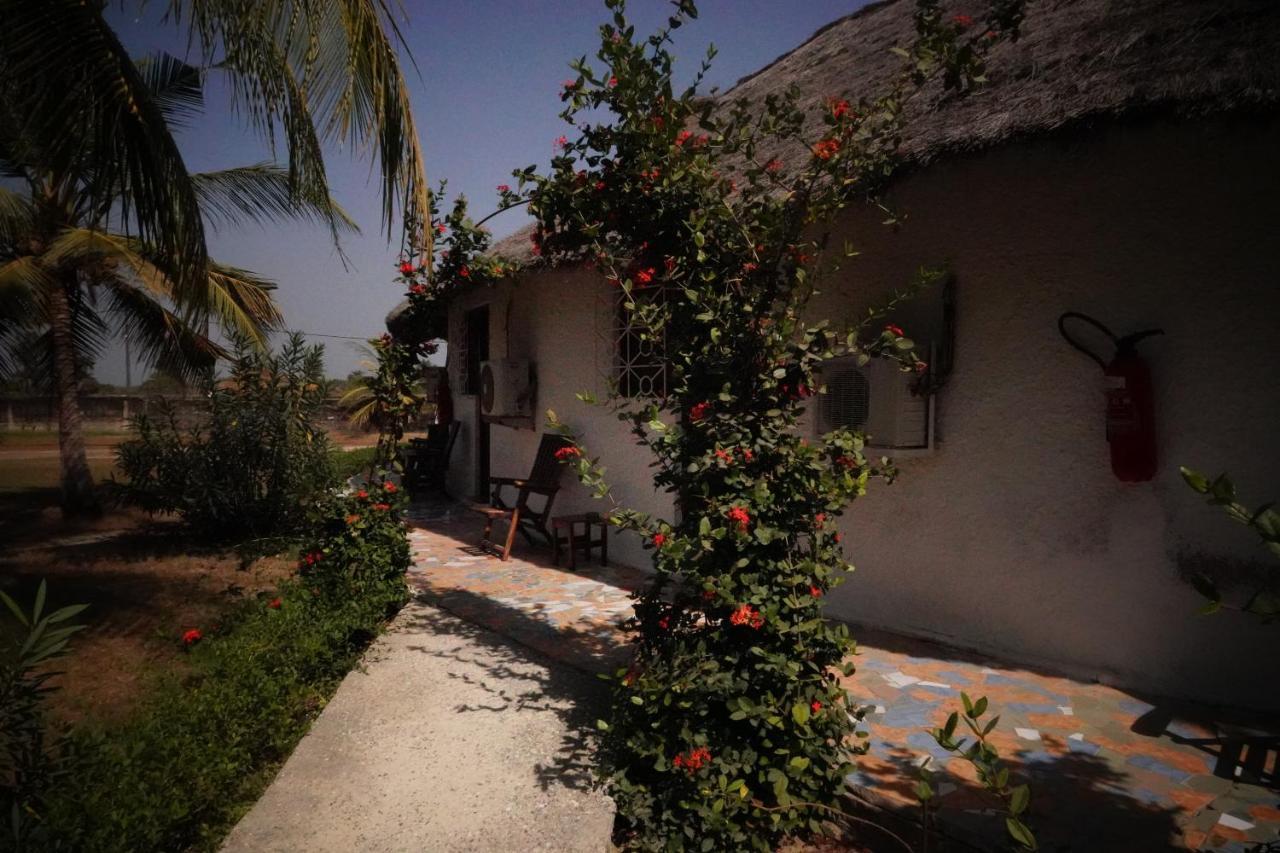 Hôtel Katakalousse Yembakana Exterior foto