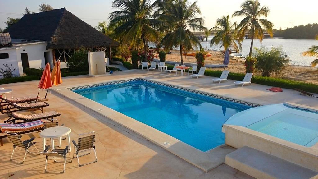 Hôtel Katakalousse Yembakana Exterior foto