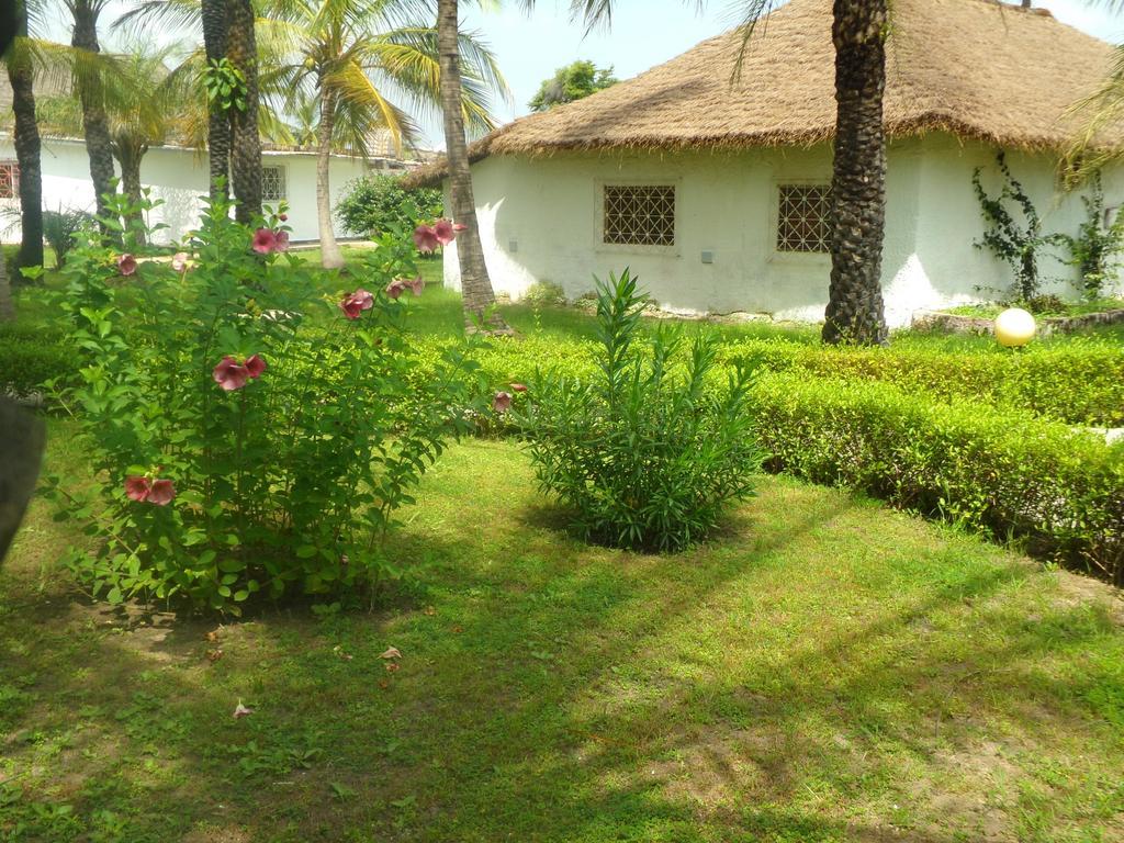 Hôtel Katakalousse Yembakana Exterior foto