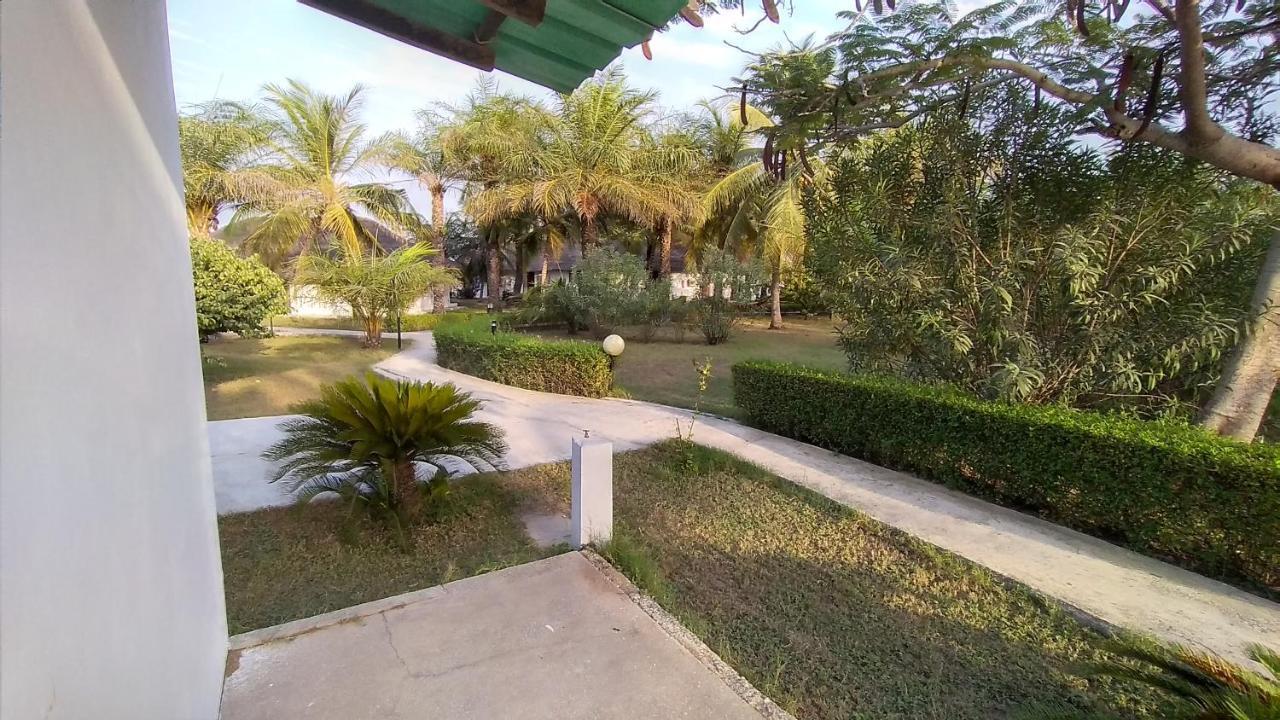 Hôtel Katakalousse Yembakana Exterior foto